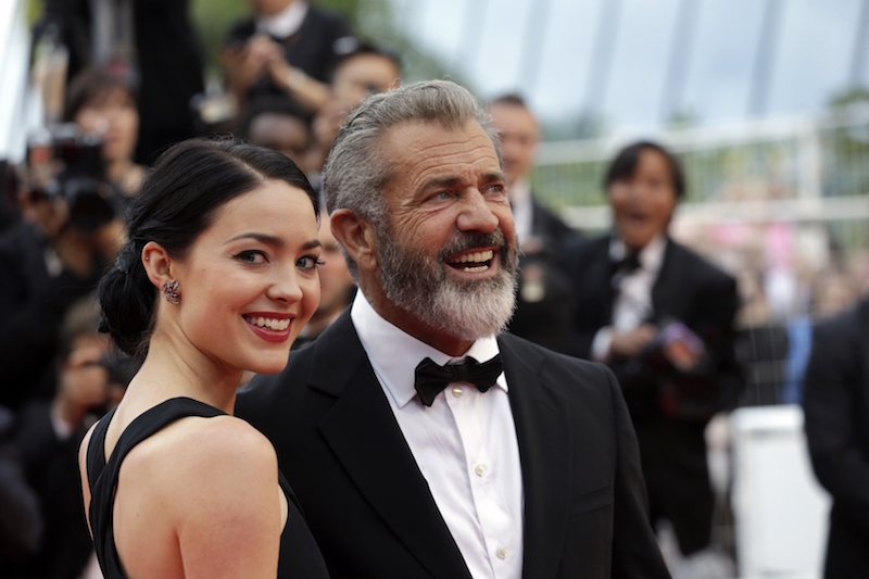 Mel Gibson a jeho přítelkyně Rosalind čekají dítě.