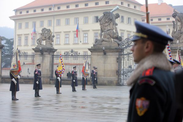 Zakázku Hradu na zajištění ochrany osob a majetku získala společnost FENIX INTERNATIONAL.