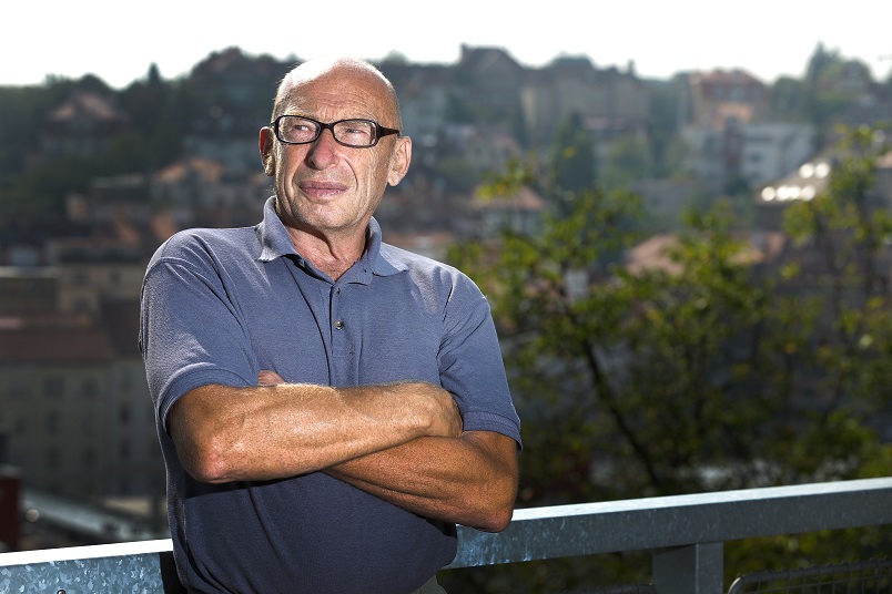 Josef Hausmann (63) je český biochemik, tlumočník a proslul jako autor pobuřujících knížek o soužití mužů a žen.