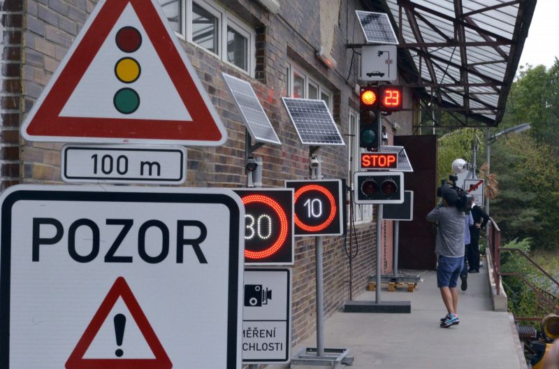 O zabezpečení přejezdu ve Studénce se mluví od loňské tragické nehody pendolina s kamionem.