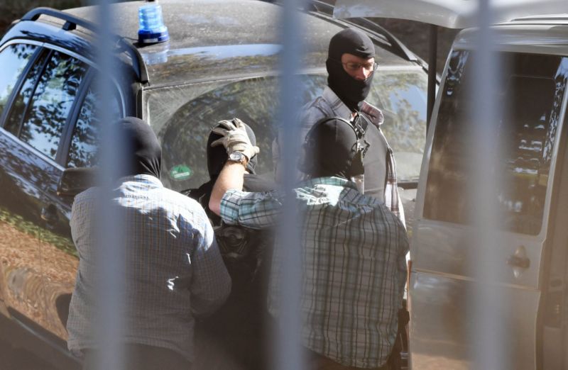 Unie bude moci též přijmout omezující kroky vůči osobám, které cestují či mají zájem cestovat - ať už po EU či mimo ni - s cílem podpory IS nebo Al-Káidy (ilustrační foto).