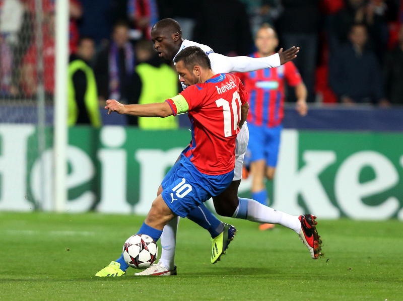 Záložník Yaya Touré ve 33 letech ukončil reprezentační kariéru. Záložník Yaya Touré ve 33 letech ukončil reprezentační kariéru.