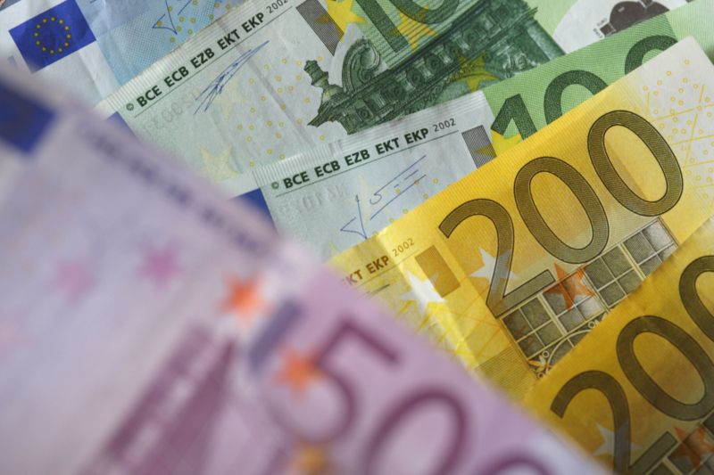 Loni se mzdy v Německu zvýšily o 2,4 procenta. Loni se mzdy v Německu zvýšily o 2,4 procenta.