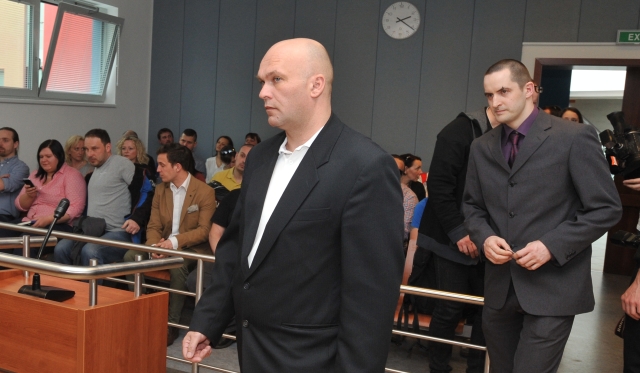 Jiří Zemánek (vlevo) a Petr Kölbl přicházejí před soud. Jiří Zemánek (vlevo) a Petr Kölbl přicházejí před soud.