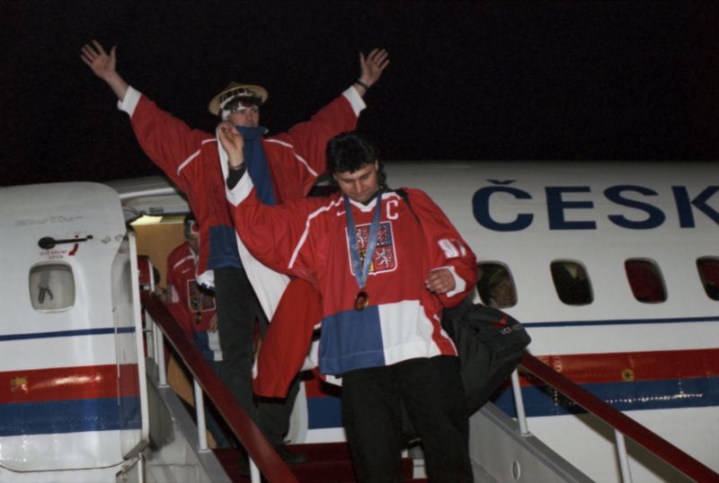 Slavný letoun v roce 1998 přivezl zlatý tým českých hokejistů z olympijského turnaje v Naganu. Slavný letoun v roce 1998 přivezl zlatý tým českých hokejistů z olympijského turnaje v Naganu.