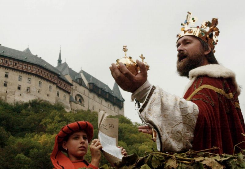 Návštěvníci se mohou těšit na průvod římského císaře Karla IV. a jeho choti Elišky Pomořanské. Návštěvníci se mohou těšit na průvod římského císaře Karla IV. a jeho choti Elišky Pomořanské.