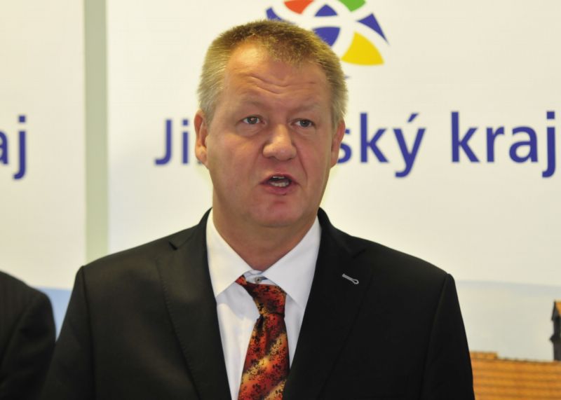 Svatopluk Němeček, ministr zdravotnictví.