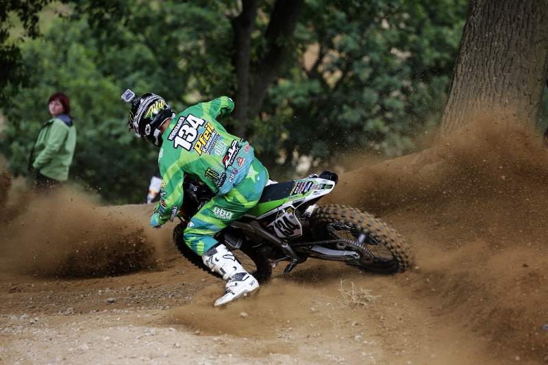 Filip Neugebauer je členem motokrosového týmu, který postoupil na MS do finále.