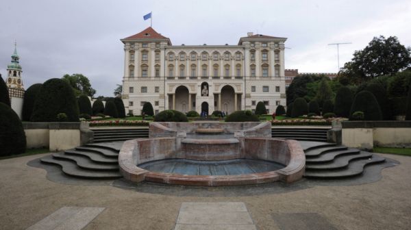 Barokní Černínský palác.