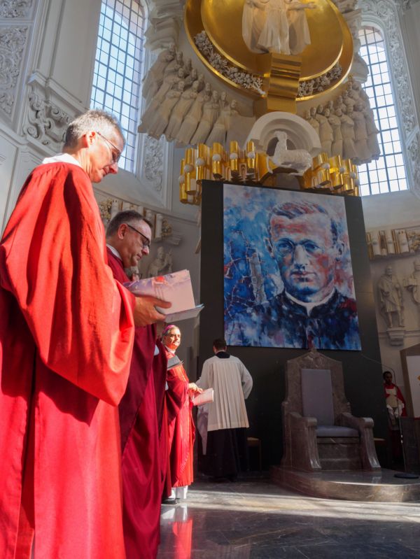 V bavorském Würzburgu byl blahořečen katolický kněz Engelmar Unzeitig.