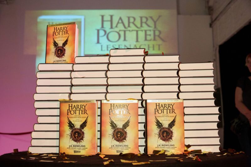 Nový Harry Potter je opět bestsellerem.