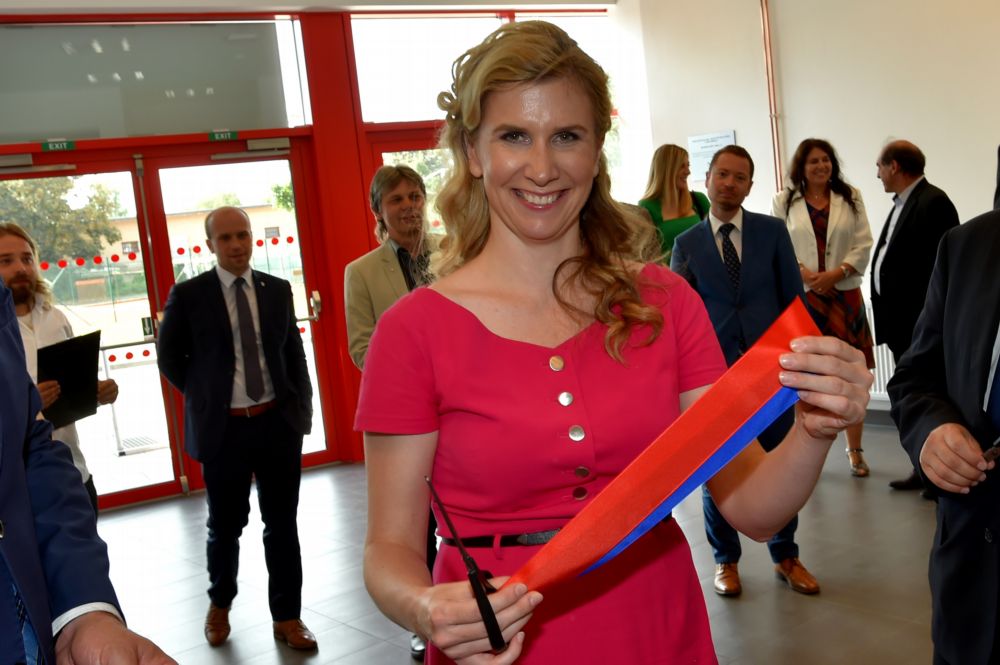Ministryně školství Kateřina Valachová toho stíhá hodně. Na paralympioniky ale zapomněla.