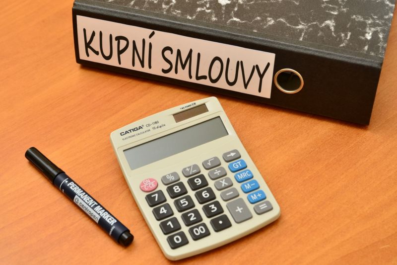 Lidé nevěnují obchodním podmínkám smluv velkou pozornost (ilustrační foto).