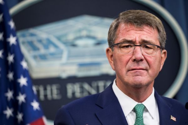 Šéf Pentagonu Ashton Carter.