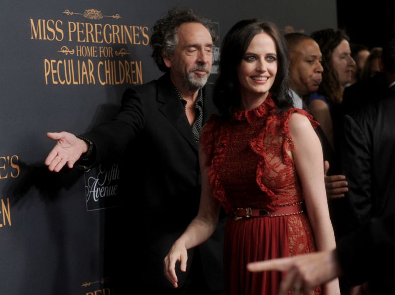 Režisér Tim Burton a herečka Eva Greenová.