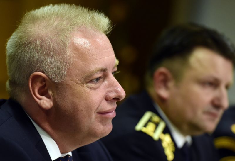 Zleva ministr vnitra Milan Chovanec a policejní prezident Tomáš Tuhý.