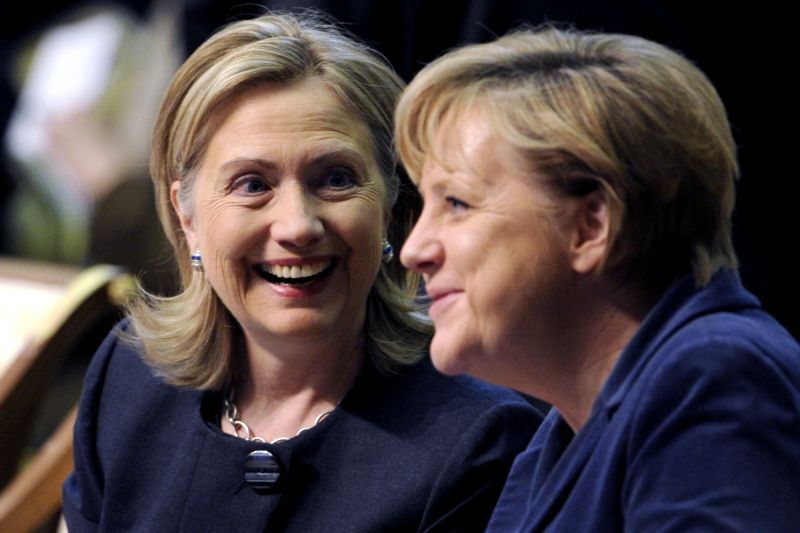Hillary Clintonová a Angela Merkelová. 