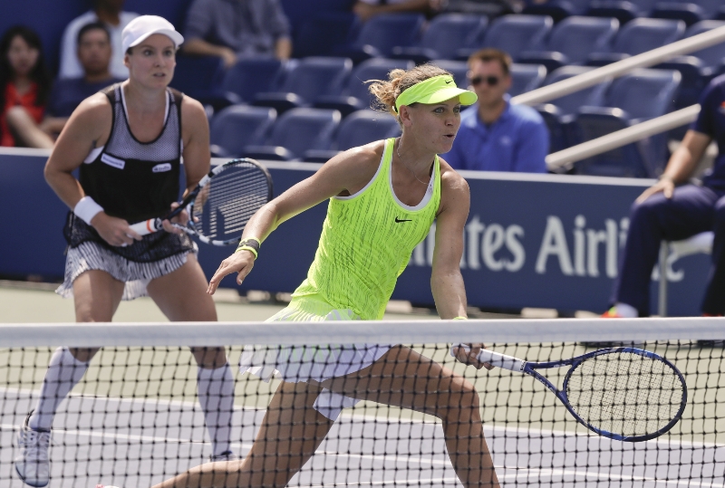 Lucie Šafářová s Bethanií Mattekovou-Sandsovou opanovaly další turnaj.