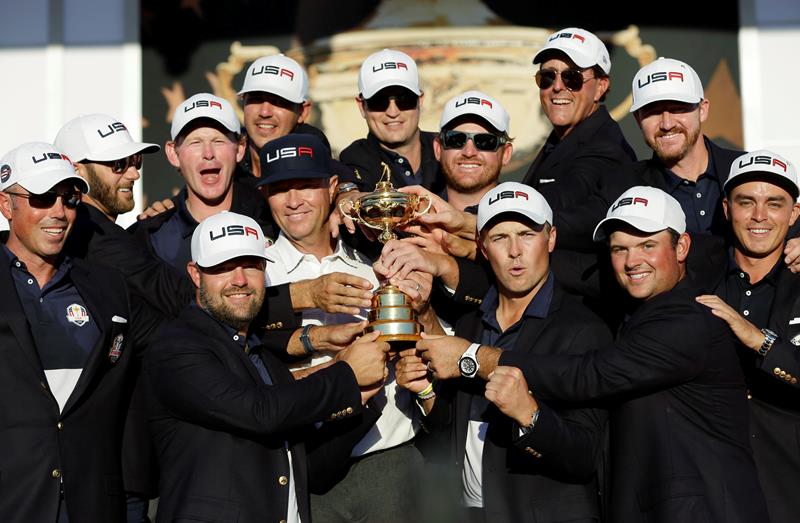 Američtí golfisté vyhráli 41. ročník Ryder Cupu a slavnou trofej získali poprvé od roku 2008. Američtí golfisté vyhráli 41. ročník Ryder Cupu a slavnou trofej získali poprvé od roku 2008.