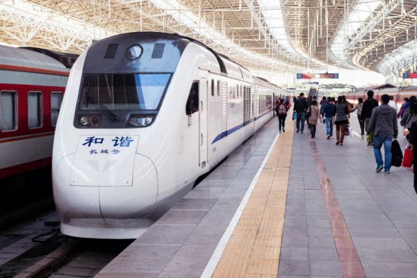 Čína by chtěla do Česka dovážet technologie pro vysokorychlostní tratě a vlaky.