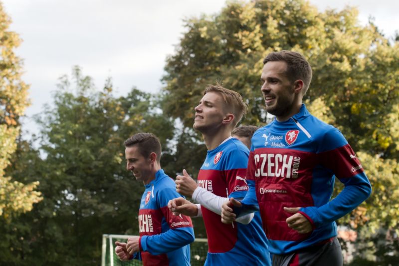Milan Petržela (vlevo) na tréninku fotbalové reprezentace. Uprostřed Martin Frýdek a napravo Filip Novák.