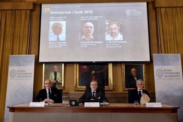 Letošní Nobelovu cenu za fyziku získali tři Britové.