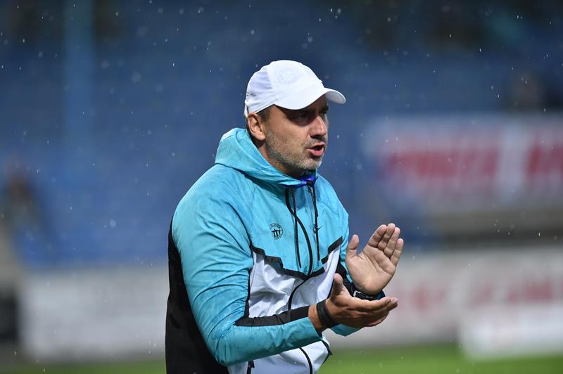 Majitel fotbalového Slovanu Liberec Ludvík Karl požaduje za uvolnění trenéra Jindřicha Trpišovského do Sparty útočníka Matěje Pulkraba, finanční odstupné a mimofotbalovou obchodní dohodu. Majitel fotbalového Slovanu Liberec Ludvík Karl požaduje za uvolnění trenéra Jindřicha Trpišovského do Sparty útočníka Matěje Pulkraba, finanční odstupné a mimofotbalovou obchodní dohodu.