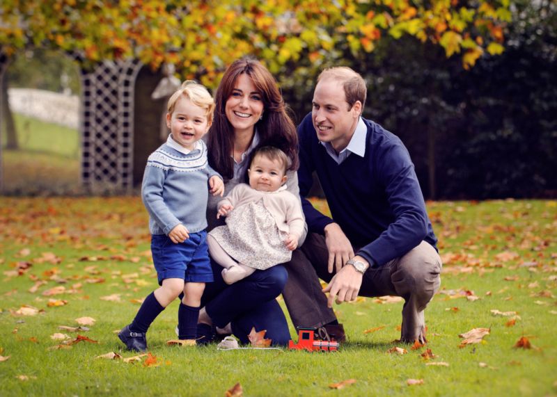 Britská královská rodina, zleva princ George, vévodkyně Kate, princezna Charlotte a princ William.