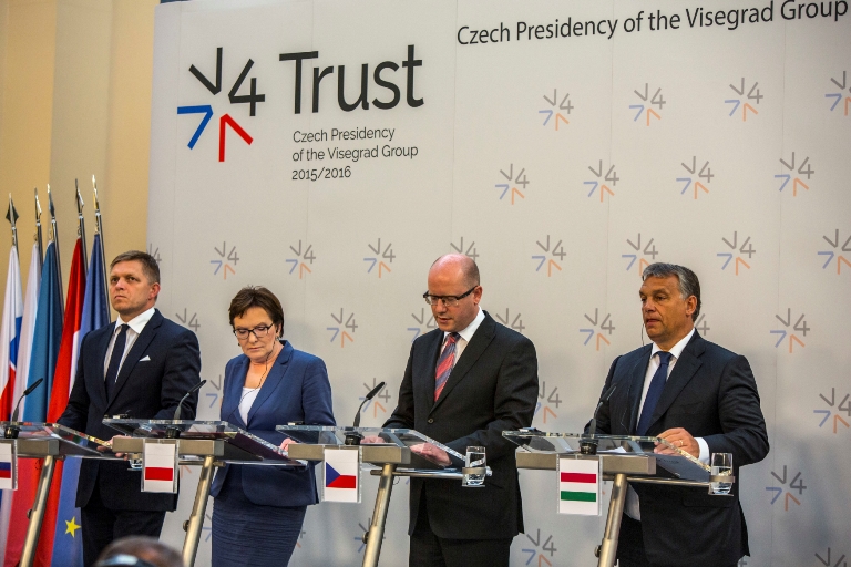 Jedovatá značka? Zleva Robert Fico, Ewa Kopaczová, Bohuslav Sobotka, Viktor Orbán.