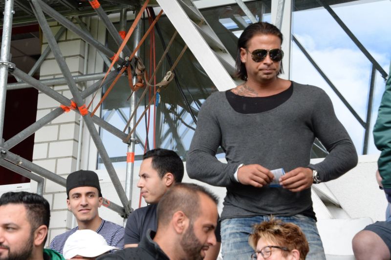Brankář Tim Wiese se proměnil ve wrestlera.