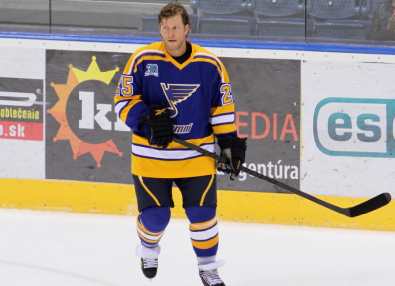 Yan Stastny odehrál minulou sezonu v Německu, v NHL se v přípravě neprosadil.
