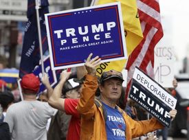 Příznivci republikánského prezidentského kandidáta Donalda Trumpa.
