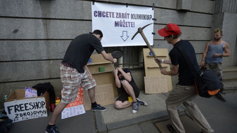 Autonomní sociální centrum Klinika. 