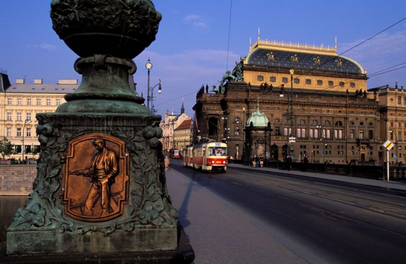 Historická budova Národního divadla v Praze.