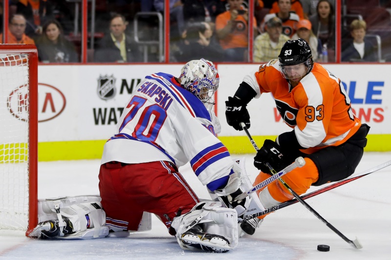 8. až 10. místo: Jakub Voráček, 27 let, Česko, Philadelphia Flyers, 24,2 milionu korun ročně. Jediný český zástupce v TOP 10. Nikdo z hokejistů Philadelphie letos nebude pobírat více. Až by adeptů bylo! Třeba jeho "dvojče" Claude Giroux si letos vydělá o celý milion dolarů méně. 8. až 10. místo: Jakub Voráček, 27 let, Česko, Philadelphia Flyers, 24,2 milionu korun ročně. Jediný český zástupce v TOP 10. Nikdo z hokejistů Philadelphie letos nebude pobírat více. Až by adeptů bylo! Třeba jeho "dvojče" Claude Giroux si letos vydělá o celý milion dolarů méně.