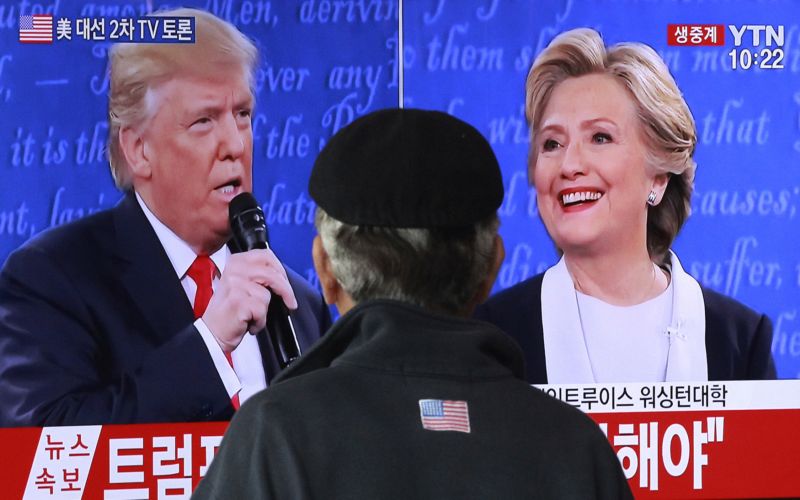Debatu Trumpa a Clintonové bylo možné sledovat na kanále korejské televize (ilustrační foto).