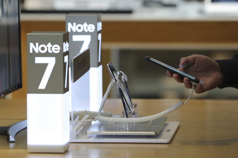Společnost Samsung Electronics se rozhodla zastavit prodej Galaxy Note 7.