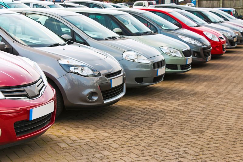 Počet ujetých kilometrů u ojetiny říká, jaké investice do oprav a údržby zájemce o automobil čekají.