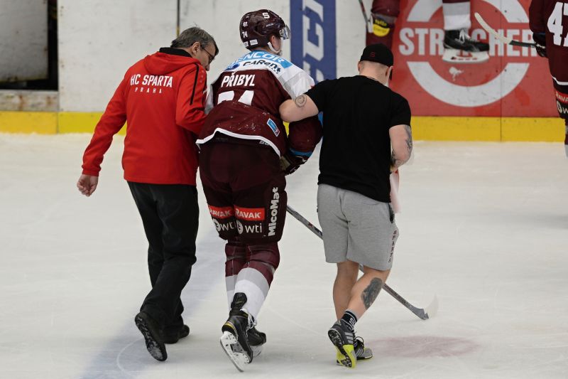 Daniel Přibyl v NHL ještě nenaskočil, sezonu začne na farmě.