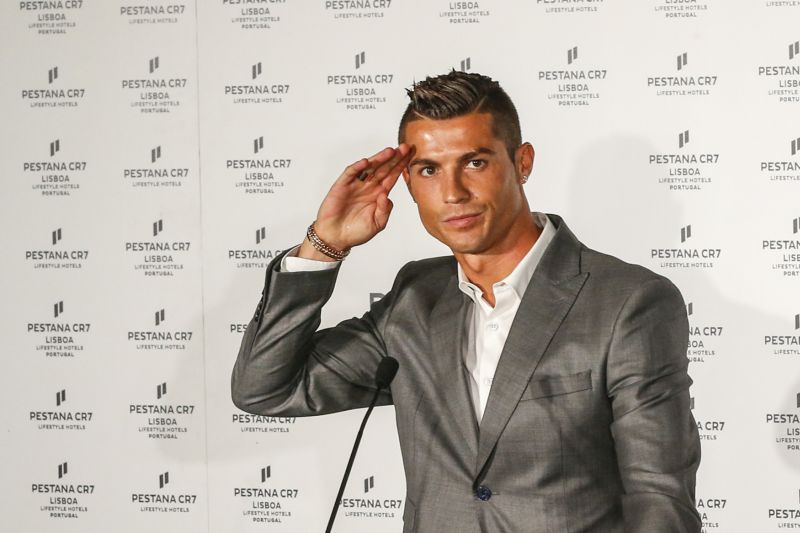 Cristiano Ronaldo při otevřen svého hotelu.