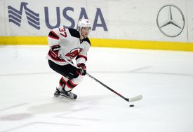 Zacha junior v přípravě na letošní ročník NHL.