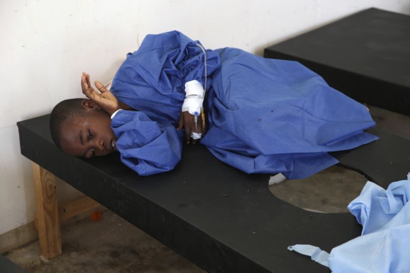 Dítě se symptomy cholery na Haiti.