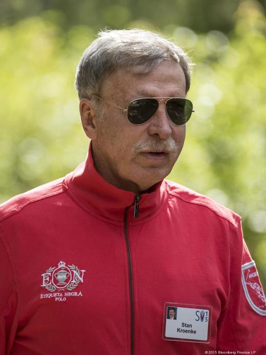 Majitel Arsenalu proslulý svým typickým knírkem.