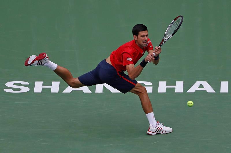 Světovou jedničku Novaka Djokoviče potrápil ve čtvrtfinále tenisového turnaje Masters v Šanghaji Němec Mischa Zverev. 