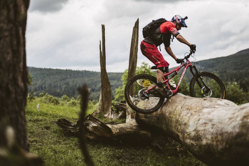 Danny MacAskill představuje nejlepší trialové video v historii.
