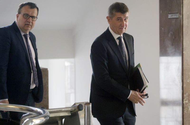Ministr financí Andrej Babiš a ministr průmyslu a obchodu Jan Mládek.