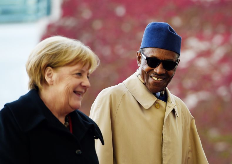 Nigerijský prezident Muhammadu Buhari po boku Angely Merkelové.