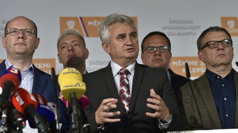 Dosavadní předseda Senátu Milan Štěch (ČSSD).