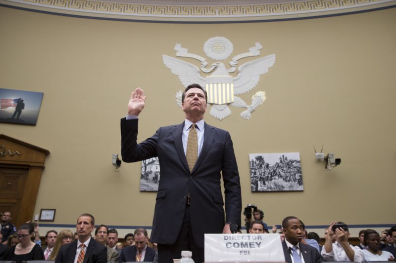 Šéf FBI James Comey.