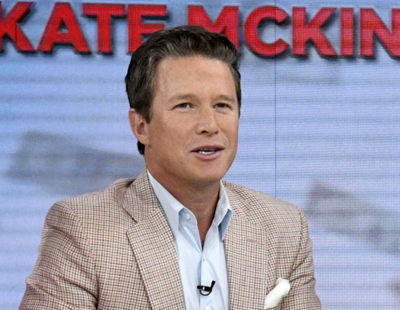 Moderátor Billy Bush.
